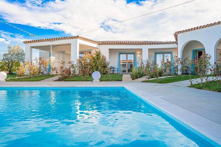 Hotel per 3 persone, con idromassaggio e giardino nonché piscina - 1
