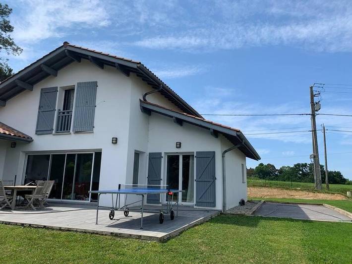 Location de vacances pour 8 personnes, avec terrasse ainsi que jardin et vue à Arbonne - 4