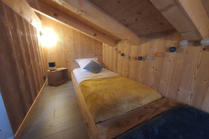 Cozy, modern chalet with a mountain view in Seytroux, Thonon-les-Bains region