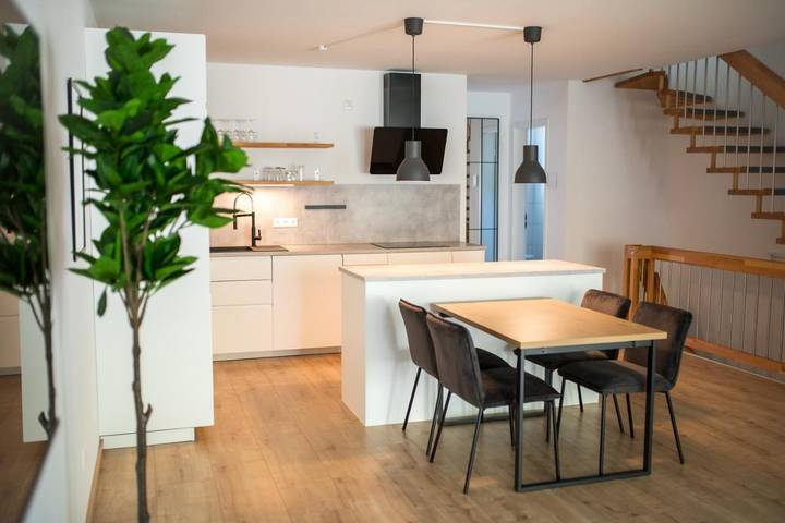Ferienwohnung für 8 Personen, mit Garten und Ausblick, mit Haustier