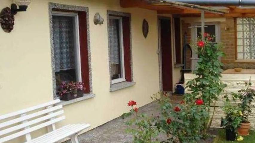 Ferienhaus für 4 Personen, mit Garten in Mönkebude