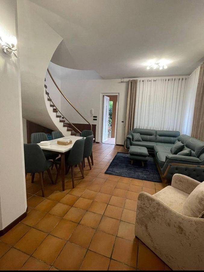 Casa vacanza per 11 persone, con giardino e panorama, con animali domestici - 1