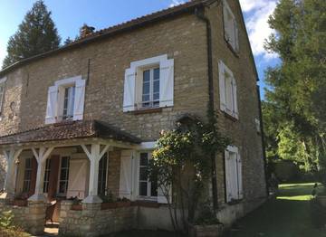Gîte pour 9 personnes, avec terrasse et jardin, animaux acceptés dans Val-d'Oise