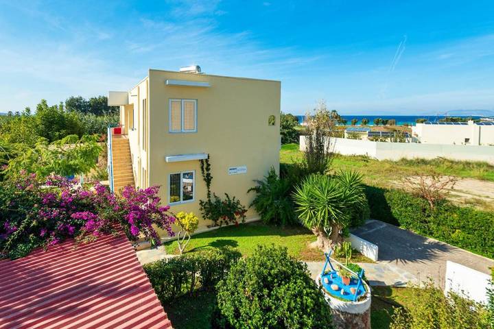 Chambre d’hôte pour 2 personnes, avec Balcon et Terrasse ainsi que Jardin et Vue