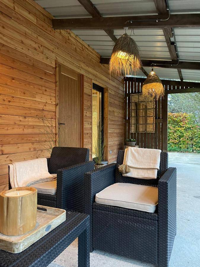 Location de vacances pour 2 personnes, avec balcon et jardin dans Hatrival - 2