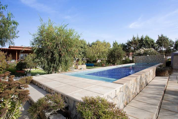 Holiday Home 'Casa 2' with Shared Pool, Wi-Fi and Air Conditioning in Vale da Pedra, Tejo River