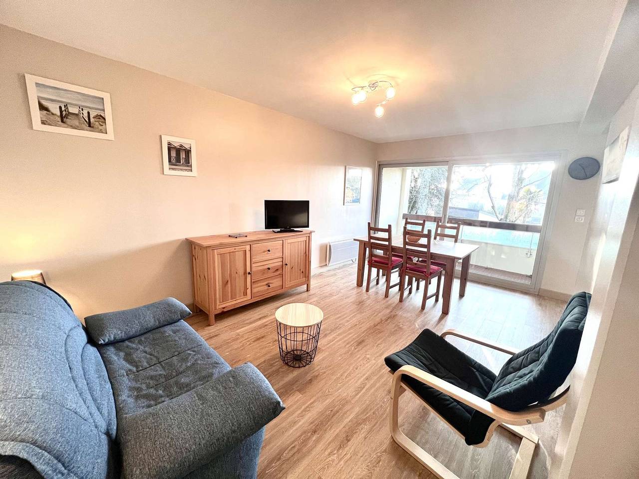 Entire apartment, Bright apartment with balcony, near beach and private parking in Bénodet in Bénodet, Quimper region