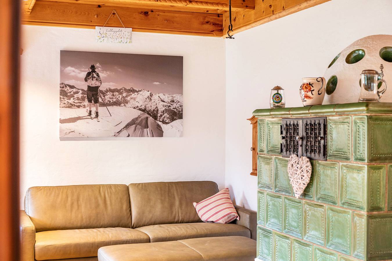 Apartamento entero, Apartamento 'Herzstück' con vistas a la montaña, terraza privada y Wi-Fi in Mittenwald, Alpes Bávaros