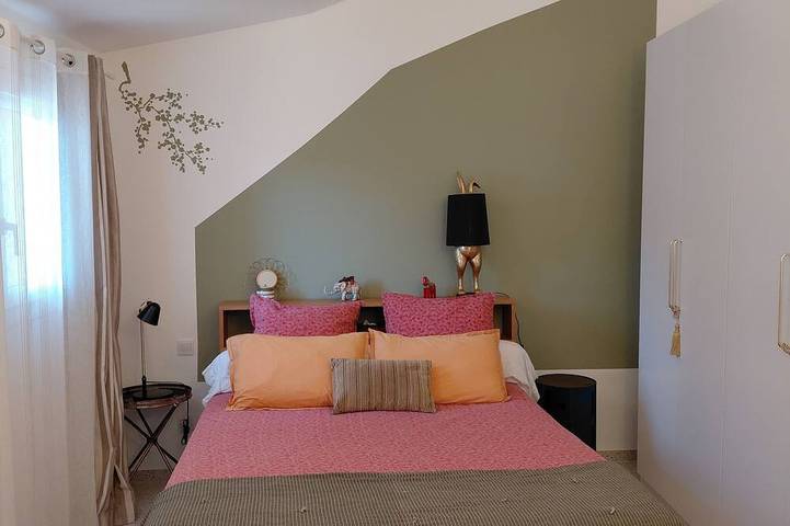 \"L'Autre Maison\" in Cotignac—accommodates 6 people, bright, beautiful garden with a view, all-inclusive price! in Cotignac, Brignoles region