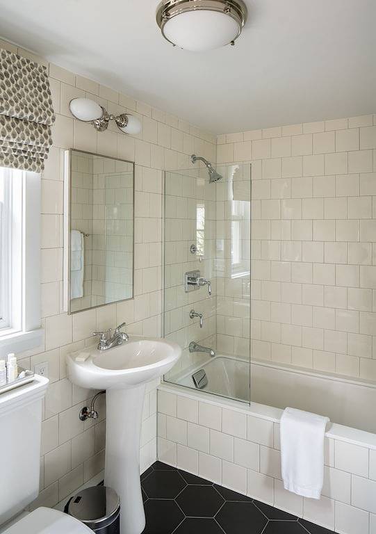 Vacation rental for 2 people, with hot tub and yard in Pikes Peak