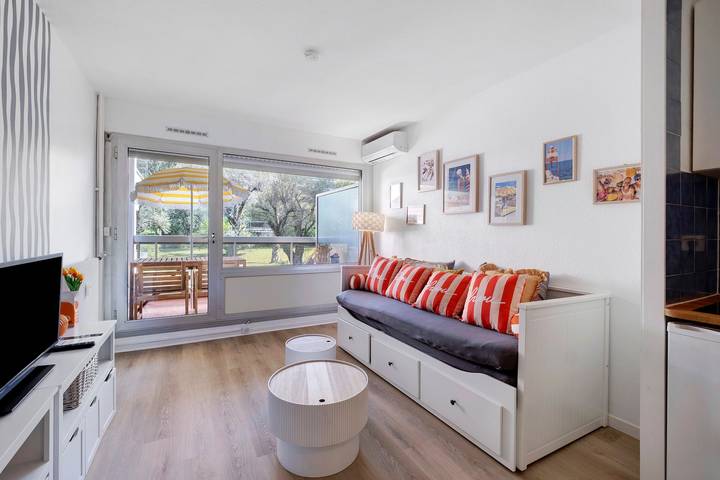 Ganze Wohnung, Appartement „Cosy in Antibes – Gemeinschaftspool, Wlan & Klimaanlage“ in Antibes, Mittelmeerküste (Frankreich)