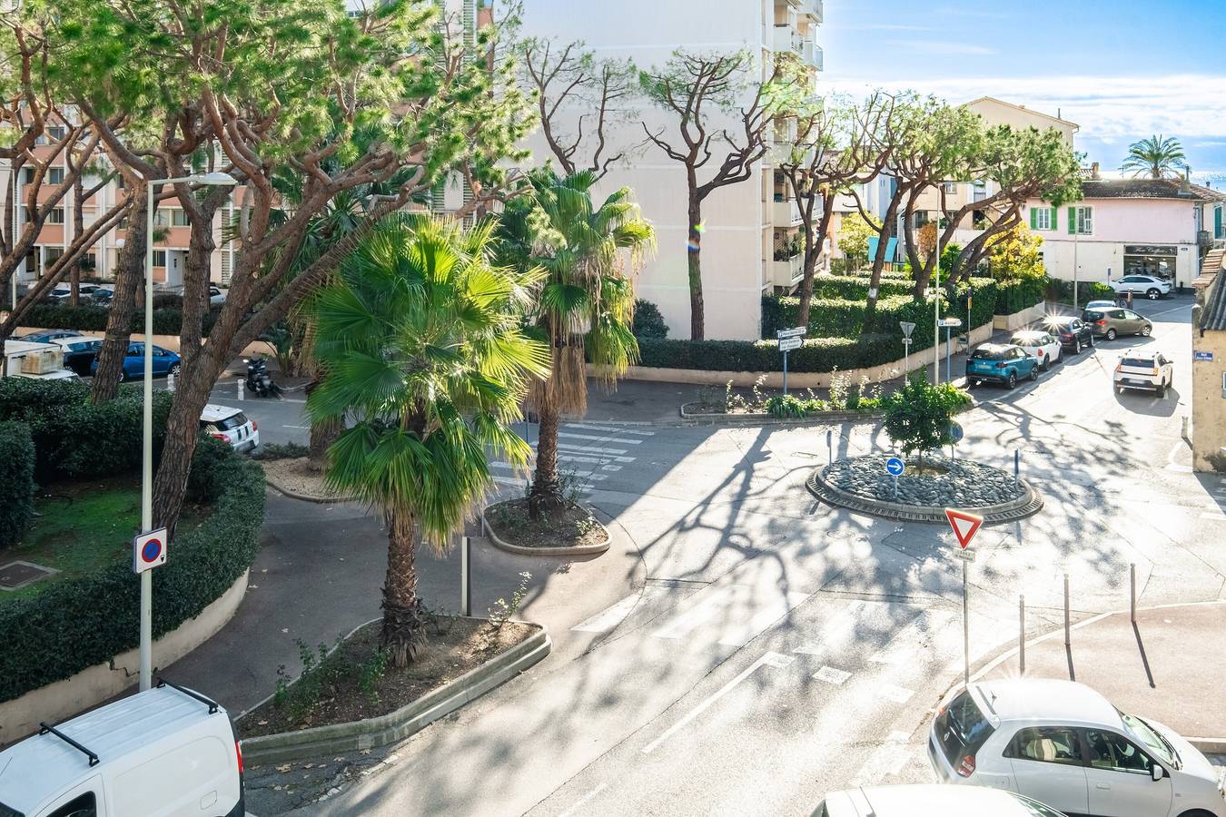 Entire apartment, “Miramar 2nd” Apartment with Balcony, Wi-Fi, and Air Conditioning in Cagnes-sur-Mer, Cannes region