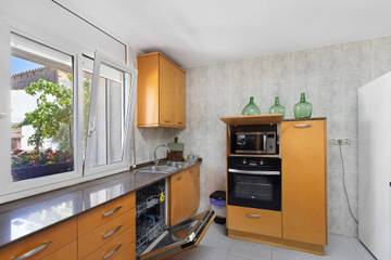 Villa for 15 Guests in Alt Penedès, Barcelona Province, Picture 4
