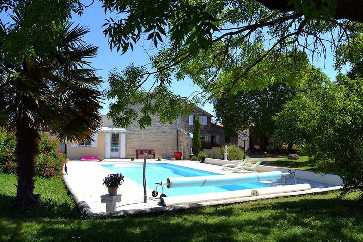 Gîte pour 7 personnes, avec piscine ainsi que jacuzzi et jardin, animaux acceptés - 1