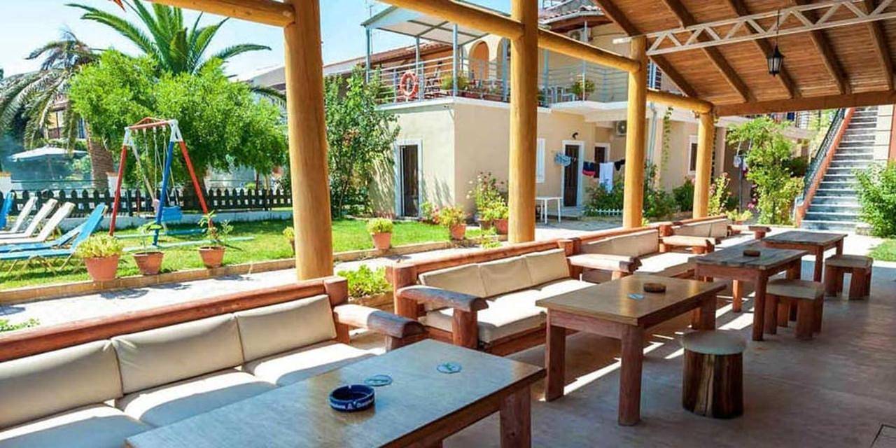 Seafront Apartments in Kavos, Corfou