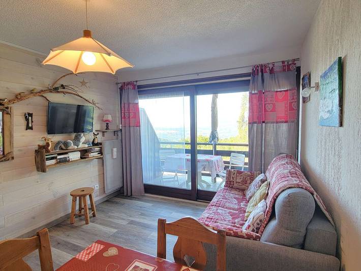 Apartamento entero, Apartamento acoge 4 pers en Chaillol con balcón, cerca de la estación in Saint-Michel-de-Chaillol, Parque Nacional de los Ecrins