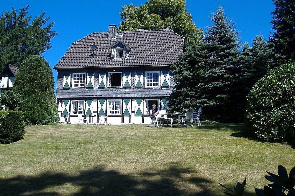 Ganze Wohnung, Behagliche Ferienwohnung in freier Südlage in Winterberg, Hochsauerlandkreis
