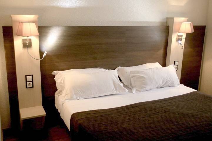 Hôtel pour 2 personnes, avec terrasse, adapté aux familles à Fresnes - 2