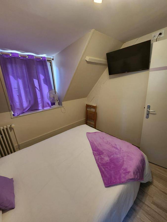 Le Croc'N Bar chambre mauve in Saint-Nicolas-d'Aliermont, Région de Dieppe