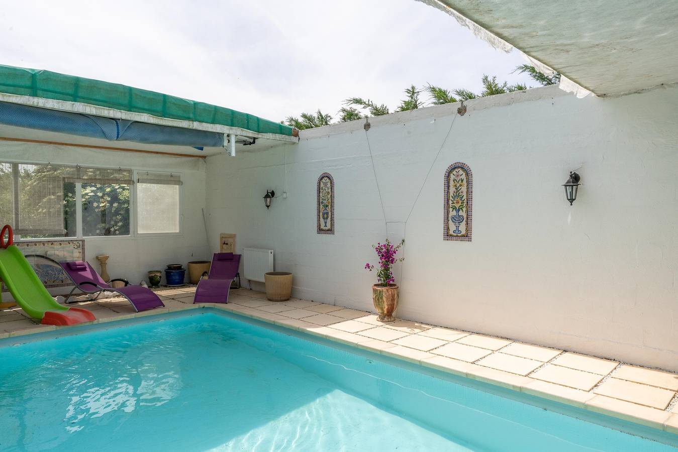Chalet Clos des Fontaines with panoramic views and swimming pool in the heart of Vaucluse in Venasque, Parc naturel régional du Mont-Ventoux