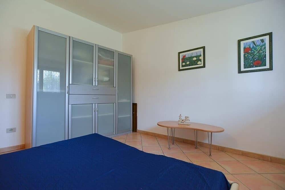 Ganze Wohnung, Unabhängige Wohnung im Erdgeschoss mit Garten, Parkplatz mit Meerblick, 4 Personen in Casale Marittimo, Etruskische Küste