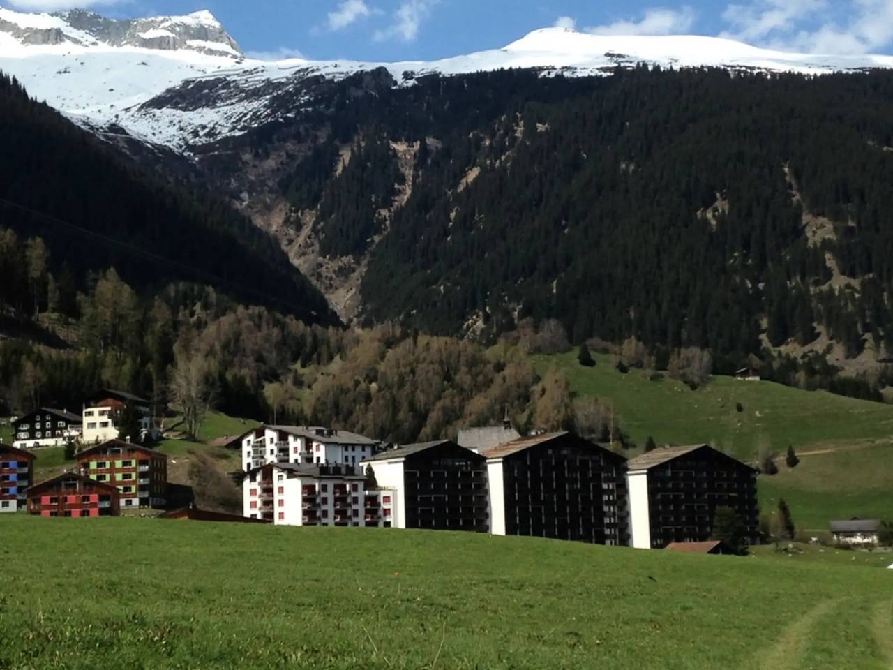 Ganze Wohnung, 1 Ausstellung 4 Personen in Disentis, Surselva