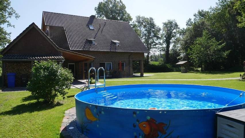 Ferienwohnung für 5 Personen, mit Terrasse und Garten sowie Pool und Ausblick