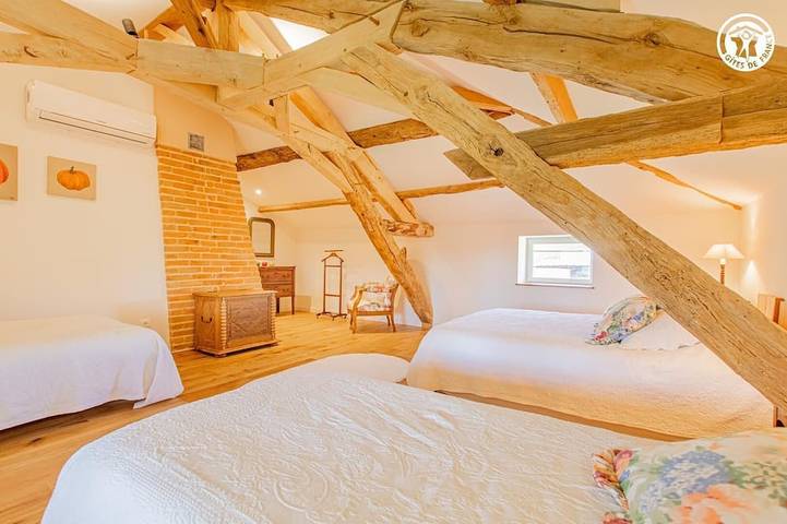 Location de vacances pour 10 personnes, avec jardin à Montagny-sur-Grosne - 3