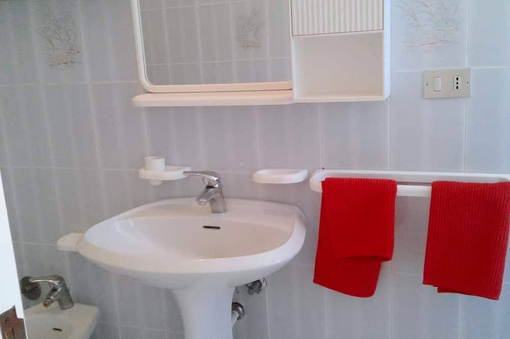 Ganze Wohnung, Residence Delle Rose Ferienwohnung C in Lido Marini, Golf von Tarent