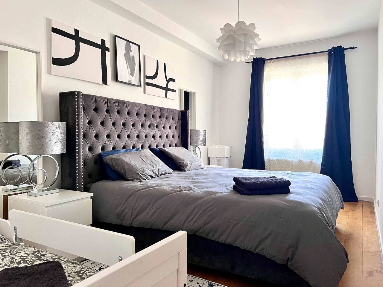 Geheel appartement, Cozy Apartment for 9 Guests  Brussels Midi Station in Anderlecht, Vlaanderen