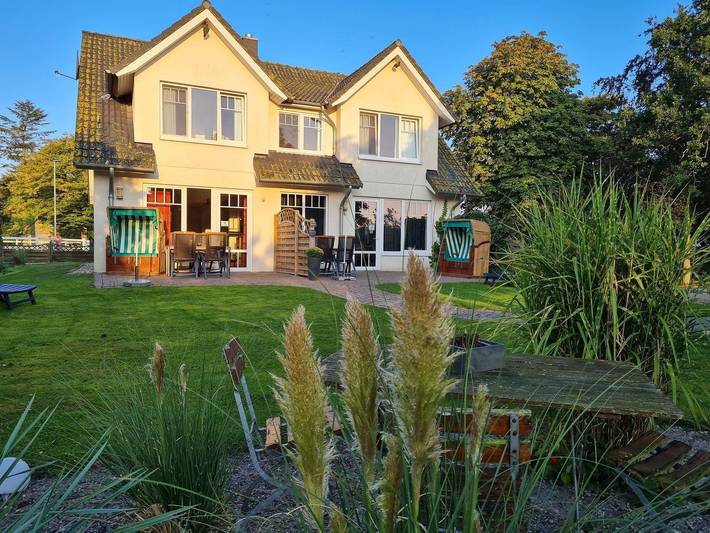 Ferienhaus für 4 Personen, mit Terrasse und Garten sowie Sauna in Presen