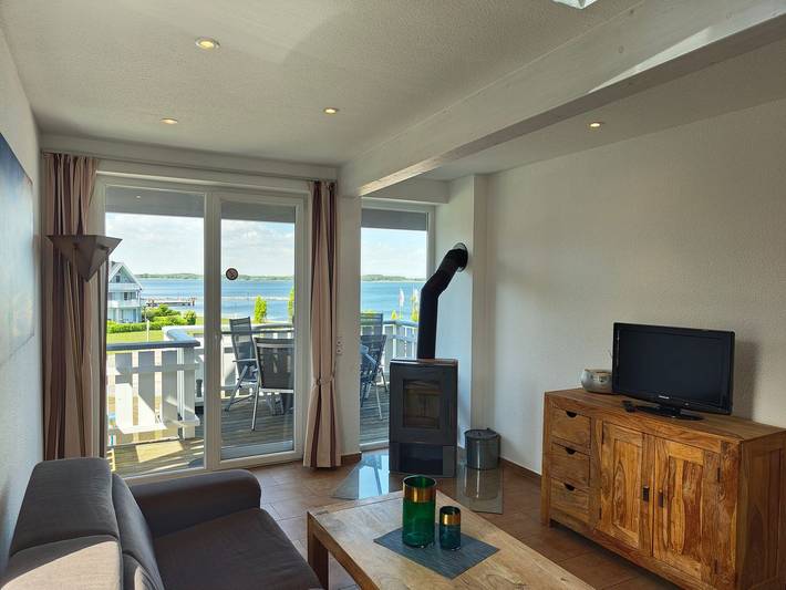 Ferienwohnung für 6 Personen, mit Whirlpool und Sauna sowie Balkon in Rechlin
