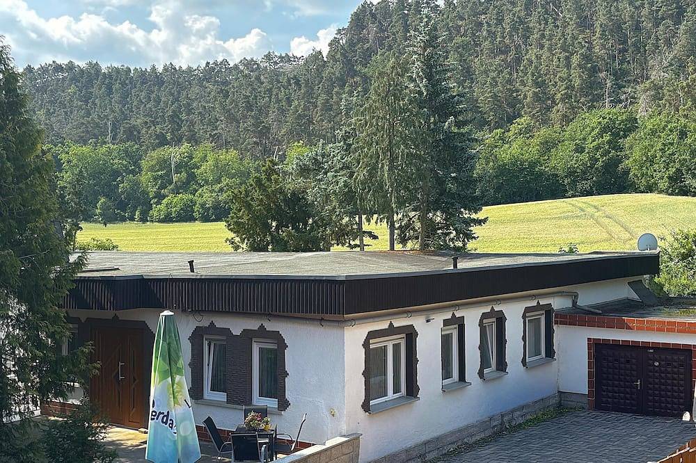 Bungalow mit überdachter Terrasse im Harz in Blankenburg, Harzvorland