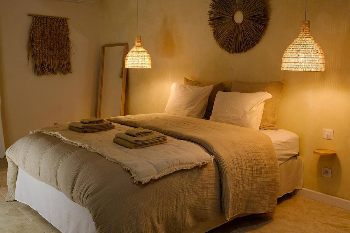 Appartement entier, Ama, suite avec baignoire balnéo et sauna privé in Avignon, Vaucluse