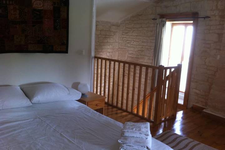 Gemütliches, haustierfreundliches Ferienhaus für 2 Personen in schöner Landschaft in Crézières, Niort und Umgebung