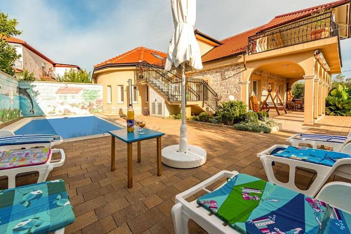 Ferienhaus in Ugljan mit Terrasse, Klimaanlage, W-Lan, Waschmaschine (4679-2) in Ugliano, Isola di Ugljan