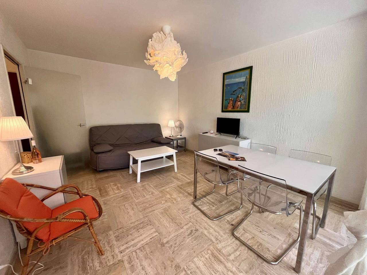 Appartement entier, Appartement 2 pièces avec jardin à 50m de la plage - 4 couchages, parking privé, terrasse in Cavalaire-sur-Mer, Parc national de Port-Cros