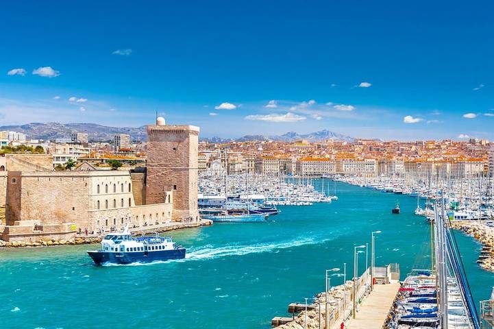 Péniche pour 8 personnes dans les Bouches-du-Rhône