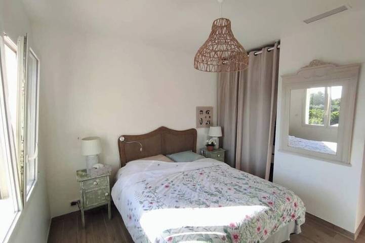 Charming air-conditioned villa in the vineyards, close to the beach in Roquefort-la-Bédoule, Marseille und Umgebung