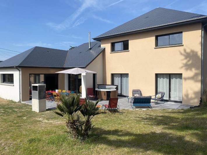 Maison de vacances pour 10 personnes, avec terrasse ainsi que jacuzzi et jardin, animaux acceptés