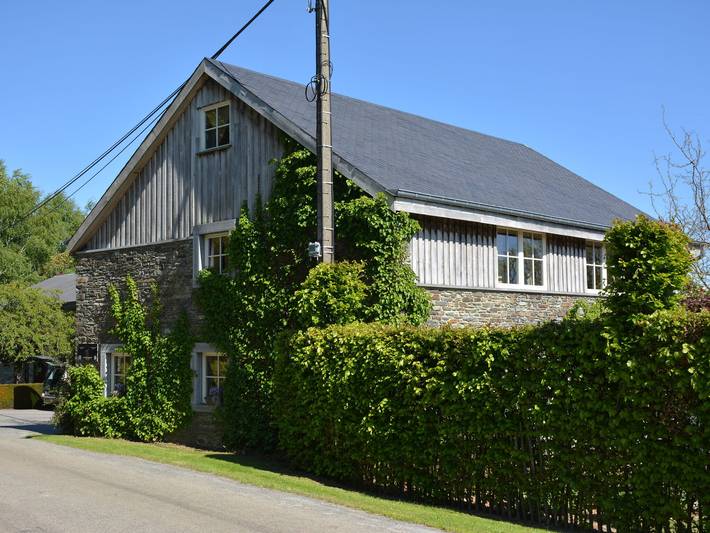 Lodge voor 8 personen, met Terras en Tuin in Provincie Luxemburg