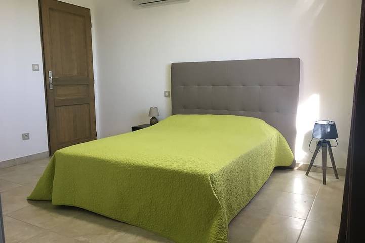 Location de vacances pour 8 personnes, avec terrasse et jardin à Solaro - 2