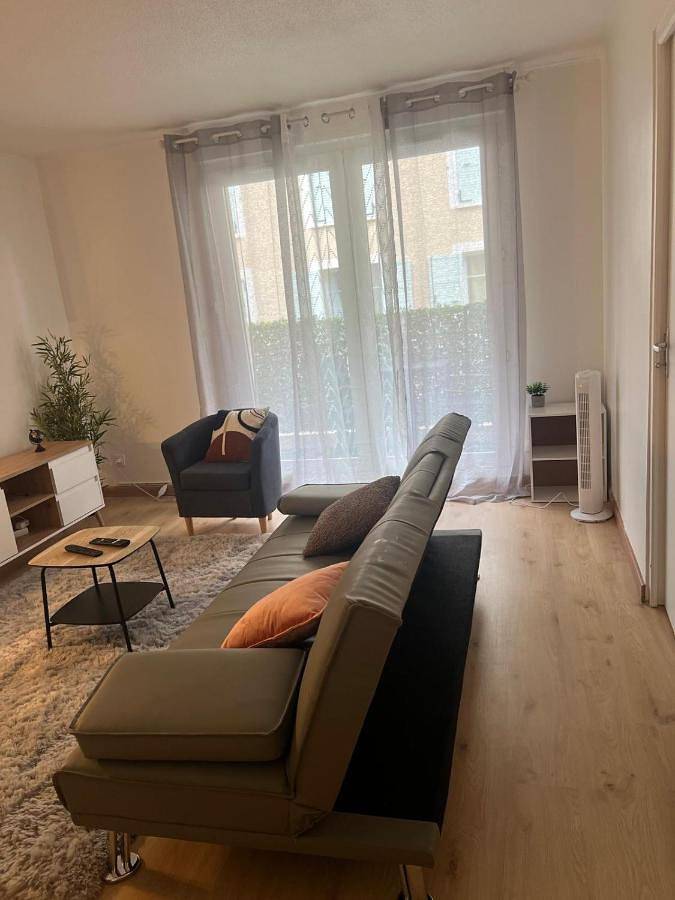 Appartement entier, Two-Bedroom Apartment in Sarcelles, Val-d'Oise
