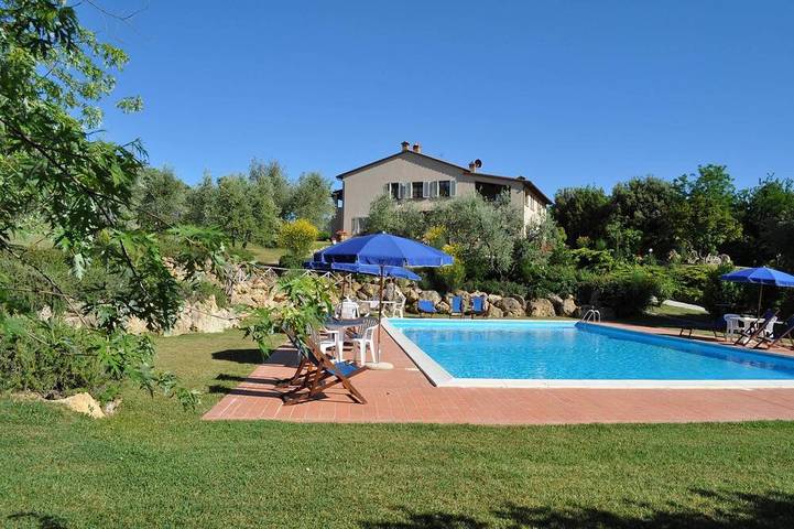 Ferienwohnung für 4 Personen, mit Terrasse und Pool sowie Garten, mit Haustier - 1
