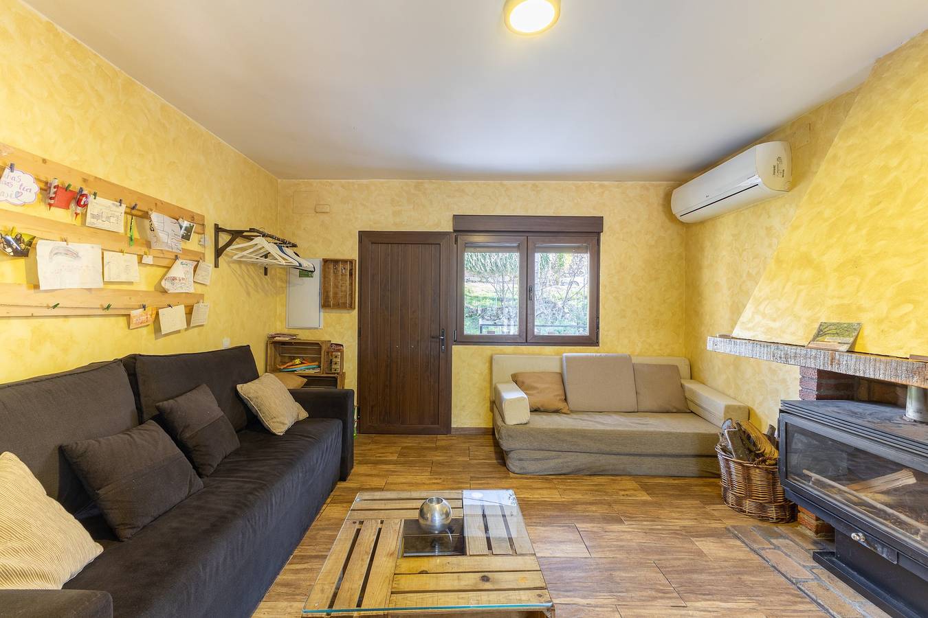 Maison rurale 'Rural Las Pegueras' avec vue sur la montagne, Wi-Fi et climatisation in Cuevas del Valle, Valle del Tiétar