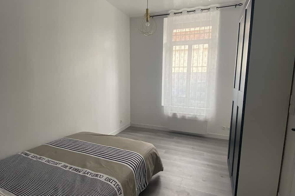 Entire apartment, Renovated, comfortable city-center apartment in Louviers, Les Andelys region