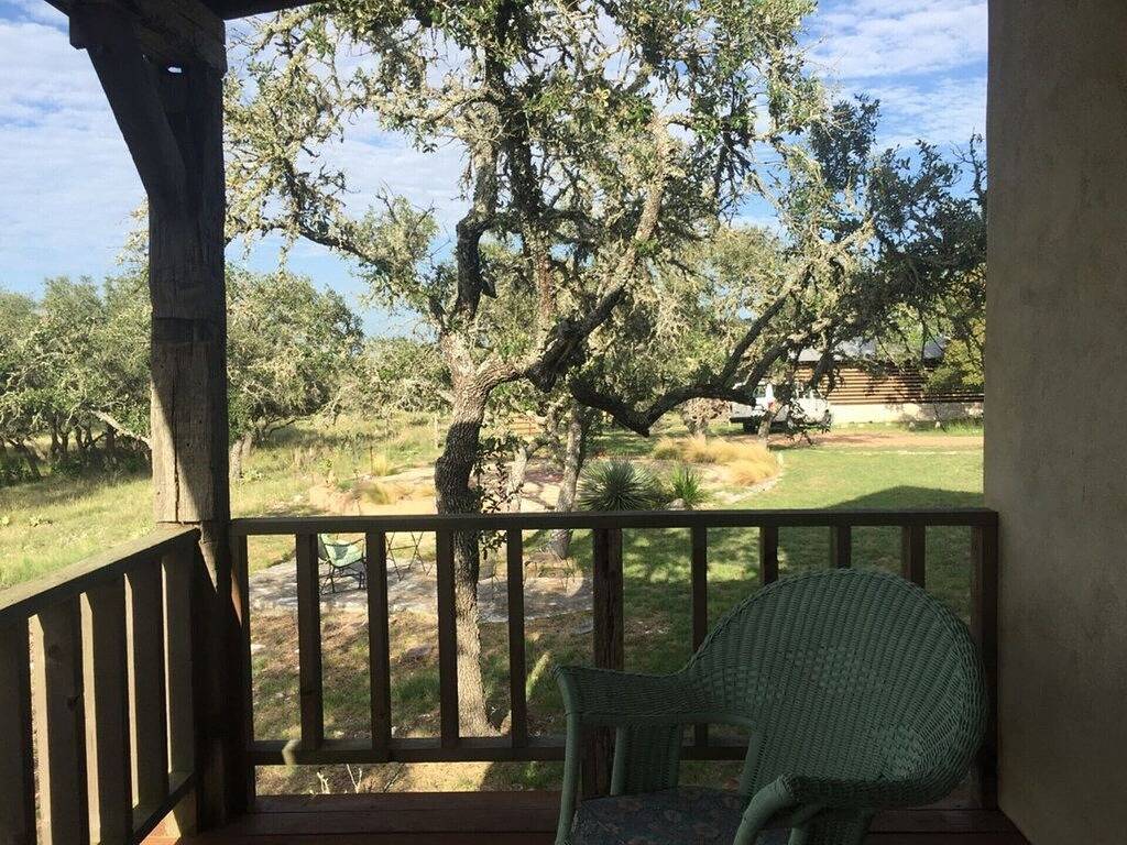 Sonnenuntergang-Amish-Kabine bei Wolf Creek Guest Ranch in Gillespie County