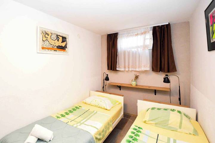 Ferienwohnung für 4 Personen, mit Balkon/Terrasse und Terrasse sowie Garten in Pula-Medulin - 4