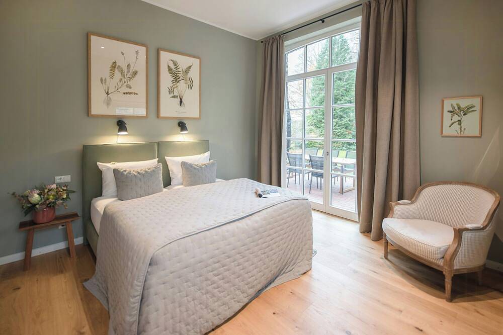 Natururlaub im eleganten Waldhaus in Ostfriesland in Friedeburg, Landkreis Wittmund