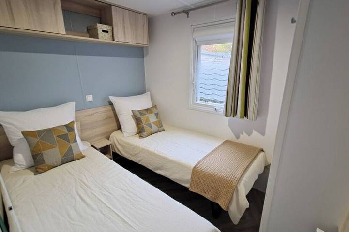 Mobil-home 8 personnes situé au camping 4 étoiles Siblu - La Réserve. in Gastes, Côte d’Argent